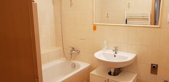 ID 3058   Prenájom: kancelárie 80 m2,  centrum - 9