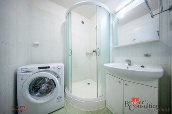 Na predaj 3 izbový byt s loggiou - 9
