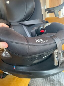 Autosedačka joie i spin 360 novorodenecka vlozka - 9