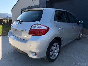 Toyota Auris 1.6 I Valvematic - 9
