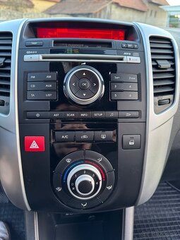 KIA Venga 1.4 CRDi WGT 55kW LX - 9