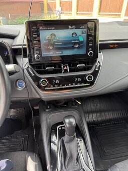 Toyota Corolla 1.8 hybrid - 9
