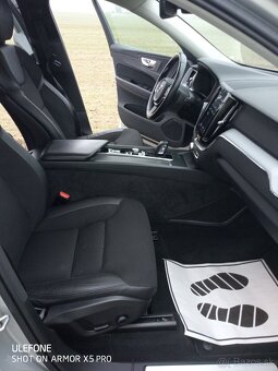Volvo XC60, Nafta+hybrid, 4x4, 173kw(235PS), r.v.01.07.2020 - 9