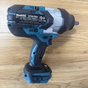 Makita DTW1002Z rázový uťahovač + batéria - 9