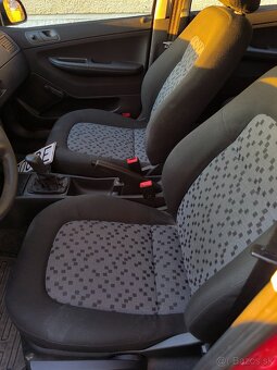 Škoda Fabia 1,2htp havarovaná - 9