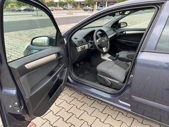 Opel Astra H 1.7 DCi 74kw koup. ČR - 9