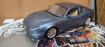 Modely Bburago maisto 1/18 - 9