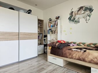 Na predaj moderný 4-izbový rodinný dom v krásnej obci Valča - 9