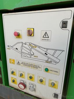Kontajnerovy Celustovy drvic terex Bison - 9