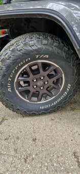 JEEP GLADIATOR - 9