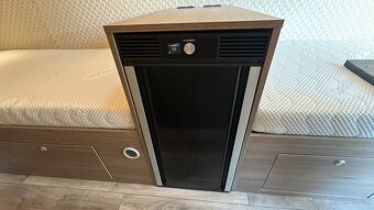 karavan 2024 Full výbava 3.0l Automat, Digi. klima, LED - 9