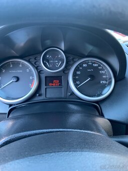 Predám alebo rozpredám v celku Peugeot 207 - 9