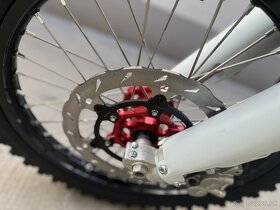 AJP PR7 650 Adventure NOVÁ - 9