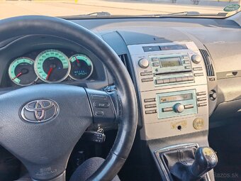 Toyota Corolla Verso - 9