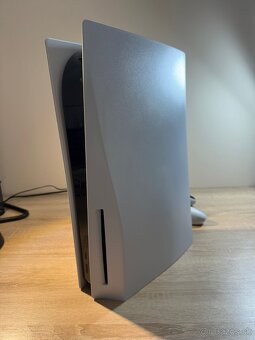 PlayStation 5 Disc Edition + 2× DualSense ovládače - 9