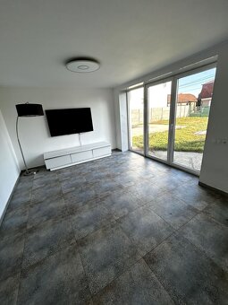 Na predaj 4 izbový RD s 894 m2  pozemkom v Or.Potôni - 9