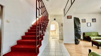Priestranný rodinný dom vo Vrbovom – ideálny pre rodinu... - 9