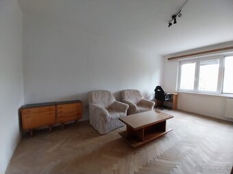 ⌂ Prenájom 2-izbový byt s balkónom 56 m2 Prievidzská Handlov - 9