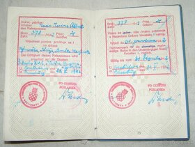 Predam Chorvatsky diplomatický pas z 2 ww...vela razítok spo - 9