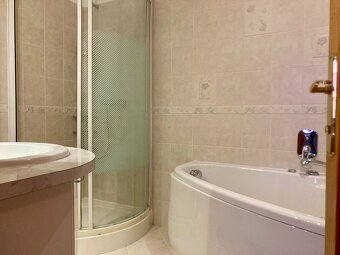 Na prenájom nadštandardný 4-izbový byt v centre, Komárno - 9