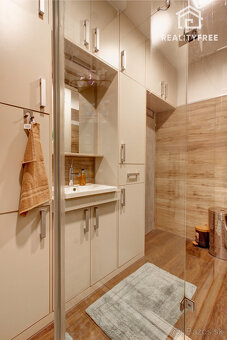 Na predaj 3 izbový byt, kompletne zrekonštruovaný, samostatn - 9