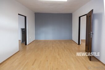 NEWCASTLE⏐Na prenájom kancelárske priestory s parkovaním, pr - 9