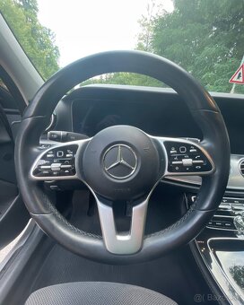 Mercedes-Benz E 200d sedan 4MATIC A/T - 9