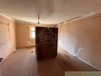 Starý sedliacky dom na veľkom pozemku – vhodné na výstavbu - 9