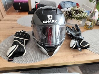 Prilba SHARK kevlar s rukavicami v cene - 9