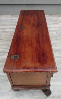 Truhlica vyrezávaná. - 9