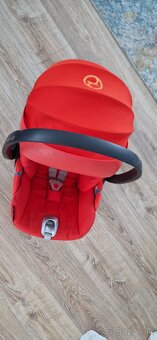 Autosedačka Cybex Cloud Z i-Size + otočná báza - 9