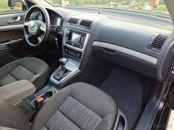 Škoda Octavia Combi 2.0 TDI DSG ELEGANCE TOP STAV - 9