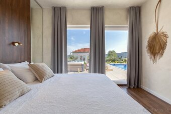 Luxusná vila s priestranným pozemkom a výhľadom na prírodné - 9