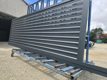 Samonosná brána - 9