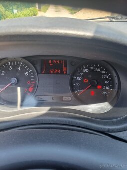 Renault clio - 9