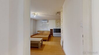 Na predaj útulný 1-izbový byt na Halenárskej ulici v centre - 9