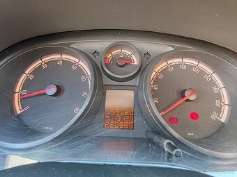 Opel Corsa 1.2 2013 - 9