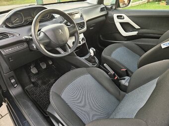 🚗💨 PEUGEOT 208 - 9