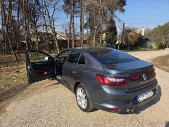 RENAULT MEGANE 2017 - 9