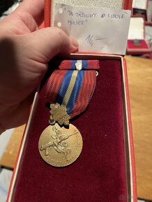 Vojenske odznaky 17 (Medajle) - 9