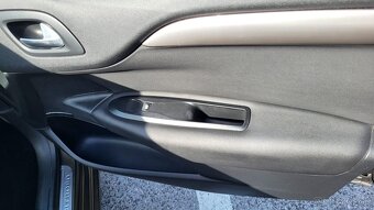 Citroën C4 1.6 VTi 115k Exclusive - 9