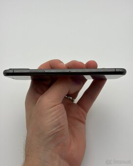 Apple iPhone XS Space Gray 256GB - 9