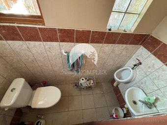 Reality KOMPLEX s.r.o. Vám ponúka na predaj priestranný rodi - 9