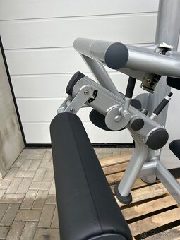 Zakopávanie v sede - Life Fitness Signature Seated Leg Curl - 9