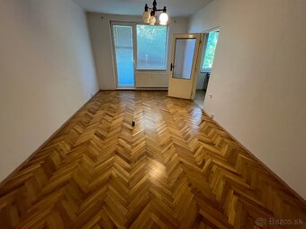 Priestranný 3-izbový byt s dvoma balkónmi - 9