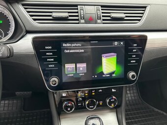 Superb Combi 1,4 TSI Style PHEV 160kW - 9
