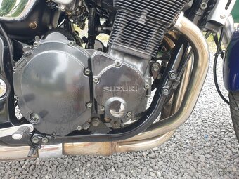 Suzuki GSX 750 - 9