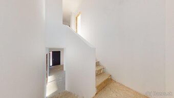 Moderný dvojpodlažný holodom 5i rodinného domu v Jarovciach - 9