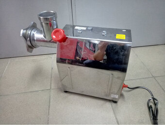 Predam celonerezový mlynček na mäso - 9