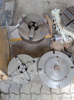 Otocny stol 320 - 9